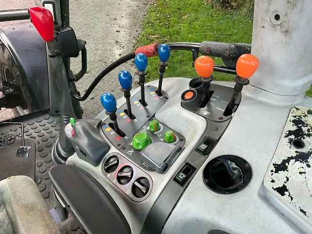Deutz-fahr agrotron 6.00 tt vierwielaangedreven landbouwtractor - afbeelding 23 van  33