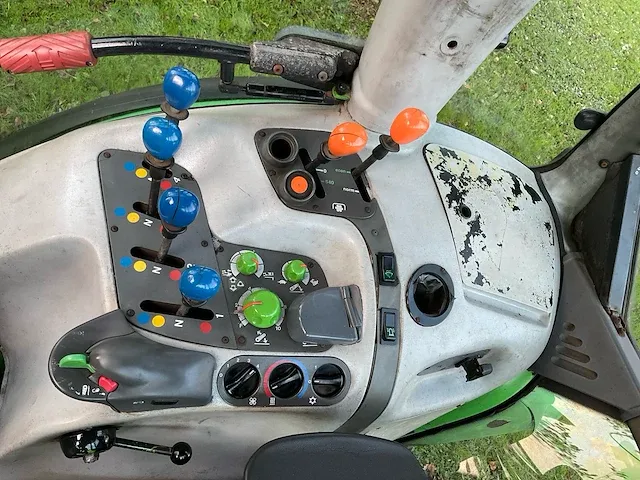 Deutz-fahr agrotron 6.00 tt vierwielaangedreven landbouwtractor - afbeelding 28 van  33