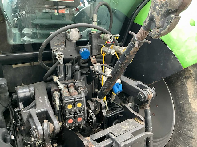 Deutz-fahr agrotron 85 vierwielaangedreven landbouwtractor - afbeelding 5 van  29