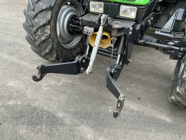 Deutz-fahr agrotron 85 vierwielaangedreven landbouwtractor - afbeelding 25 van  29