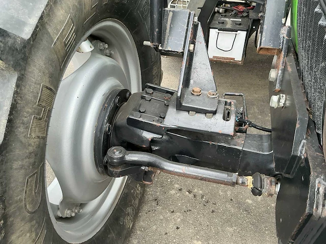 Deutz-fahr agrotron 85 vierwielaangedreven landbouwtractor - afbeelding 27 van  29