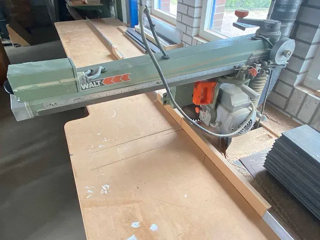 Dewalt - 1600 s - radiaalafkortzaagmachine - 1989 - afbeelding 7 van  11