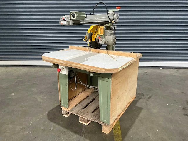 Dewalt - 1600/s - radiaalafkortzaagmachine - afbeelding 1 van  12