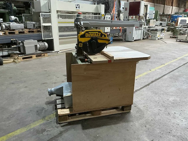 Dewalt - 1600/s - radiaalafkortzaagmachine - afbeelding 7 van  12