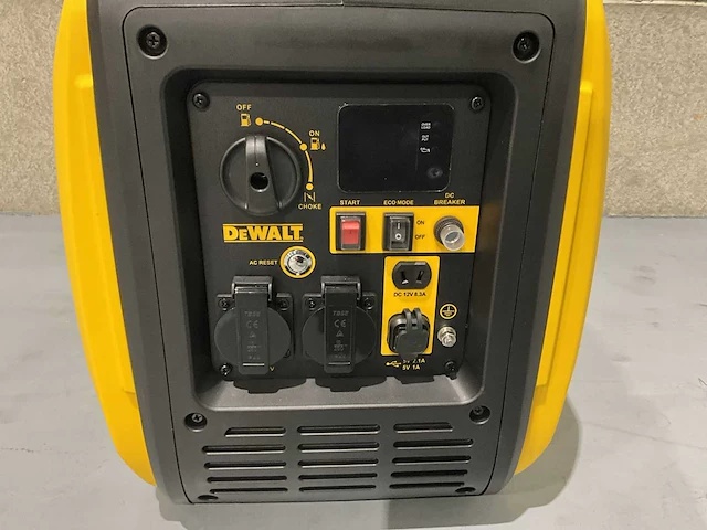 Dewalt - 2025 - dxgni35e - noodstroomaggregaat - afbeelding 7 van  11