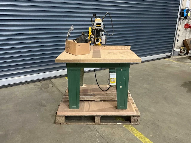 Dewalt - dw 722 - radiaalafkortzaagmachine - afbeelding 2 van  8