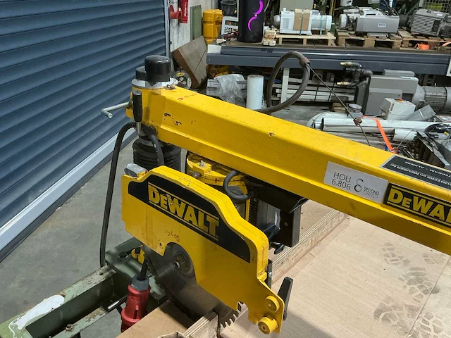 Dewalt - dw 722 - radiaalafkortzaagmachine - afbeelding 5 van  8