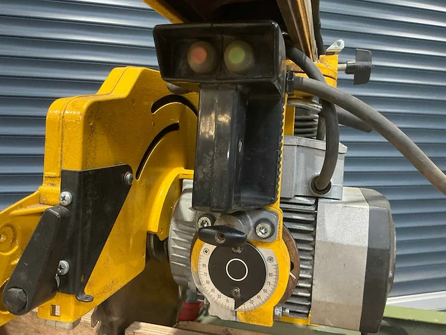 Dewalt - dw 722 - radiaalafkortzaagmachine - afbeelding 6 van  8