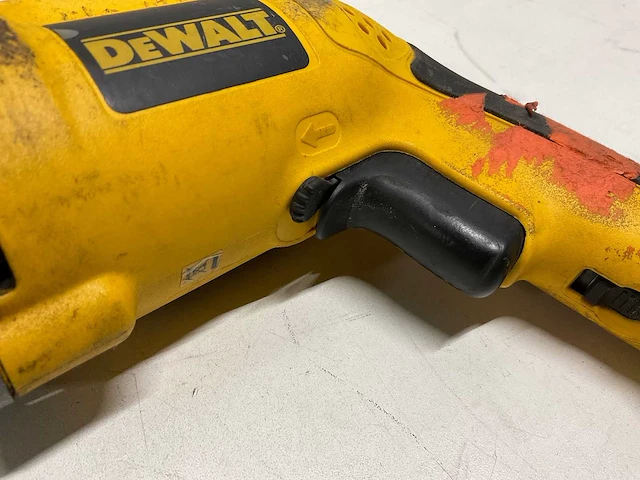 Dewalt - dw217-qs - boormachine (675w) - afbeelding 3 van  4
