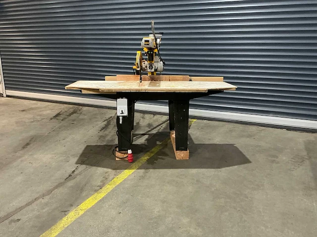 Dewalt - dw729kn - radiaalafkortzaagmachine - afbeelding 2 van  9