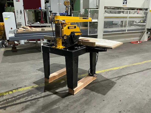 Dewalt - dw729kn - radiaalafkortzaagmachine - afbeelding 3 van  9