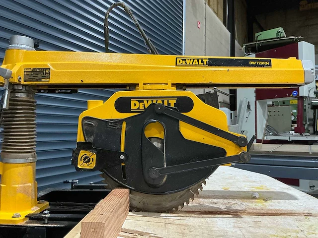 Dewalt - dw729kn - radiaalafkortzaagmachine - afbeelding 6 van  9