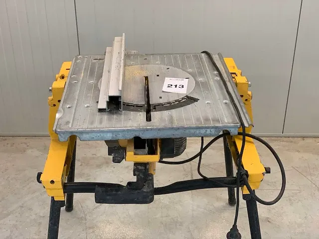Dewalt - dw743 - kantelbare afkort- cirkelzaagmachine - afbeelding 1 van  14