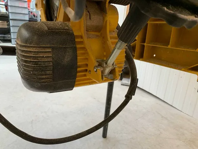 Dewalt - dw743 - kantelbare afkort- cirkelzaagmachine - afbeelding 11 van  14