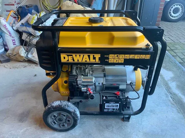 Dewalt - dxgnp853e - benzine stroomgenerator 10,6 kva - afbeelding 3 van  8