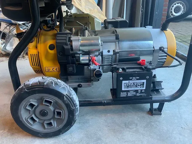 Dewalt - dxgnp853e - benzine stroomgenerator 10,6 kva - afbeelding 4 van  8