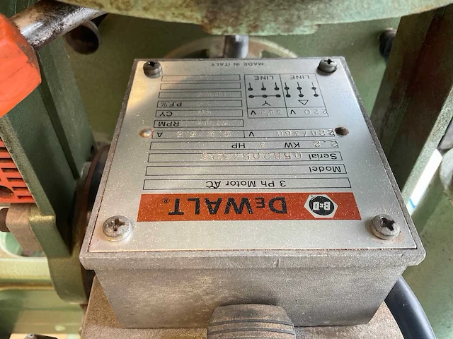 Dewalt 1370 radiaalafkortzaagmachine - afbeelding 5 van  5