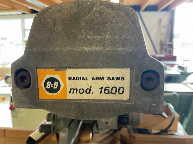 Dewalt 1600 radiaalafkortzaagmachine - afbeelding 7 van  7