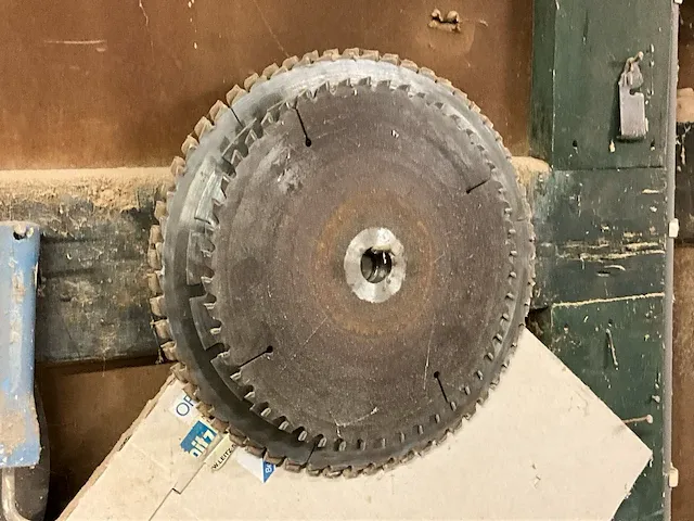 Dewalt 1600/“s radiaalafkortzaagmachine - afbeelding 17 van  25