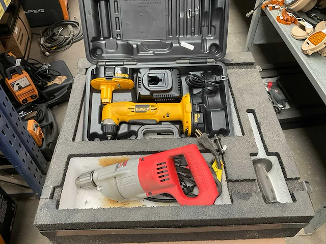 Dewalt 960 en milwaukee 629edo8270037 gereedschapset - afbeelding 1 van  5