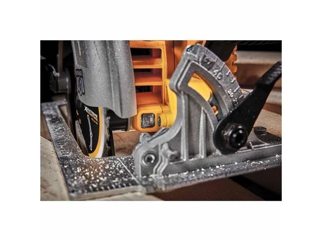 Dewalt accu handcirkelzaag 18v xr - afbeelding 2 van  5