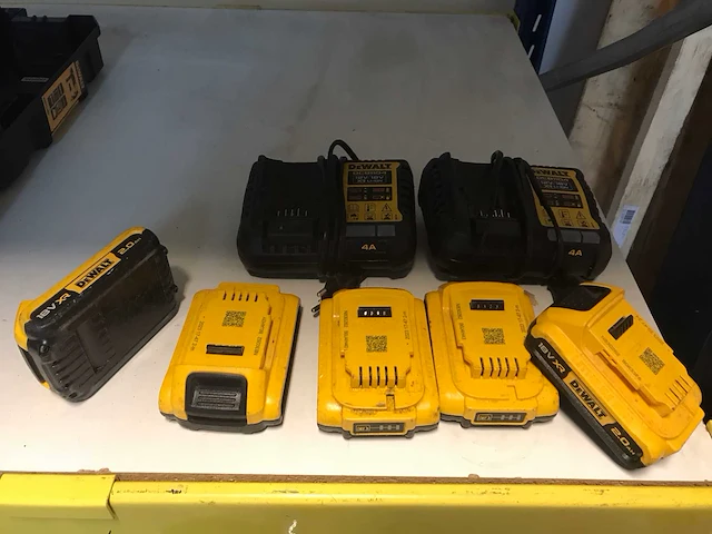 Dewalt accu's en laders - afbeelding 1 van  3