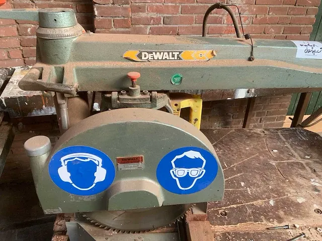 Dewalt afkortcirkelzaagmachine - afbeelding 3 van  6