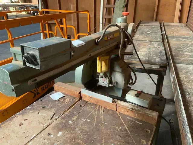 Dewalt afkortcirkelzaagmachine - afbeelding 5 van  6