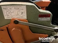 Dewalt afkortzaag met geleide tafel - afbeelding 2 van  10
