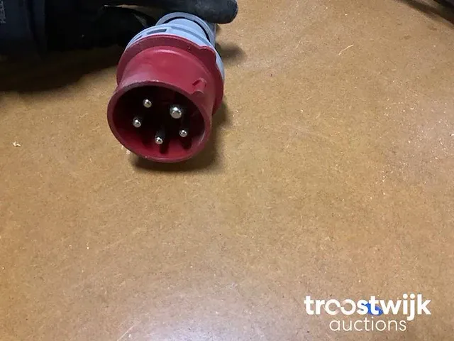 Dewalt afkortzaag met geleide tafel - afbeelding 8 van  10
