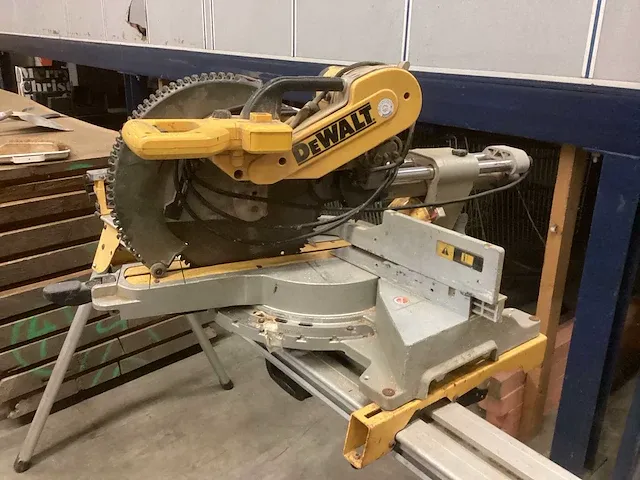 Dewalt afkortzaag - afbeelding 2 van  9