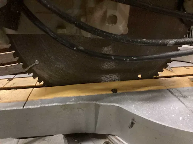 Dewalt afkortzaag - afbeelding 5 van  9
