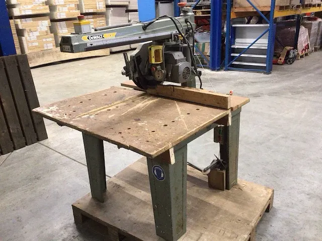 Dewalt afkortzaag - afbeelding 1 van  8