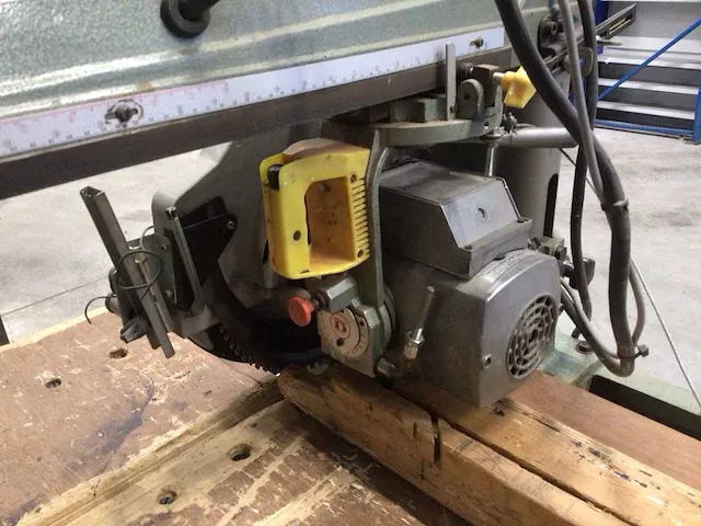 Dewalt afkortzaag - afbeelding 5 van  8