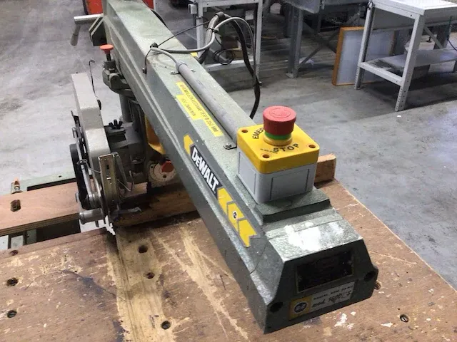 Dewalt afkortzaag - afbeelding 6 van  8