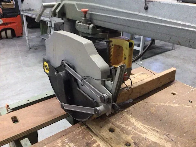 Dewalt afkortzaag - afbeelding 7 van  8