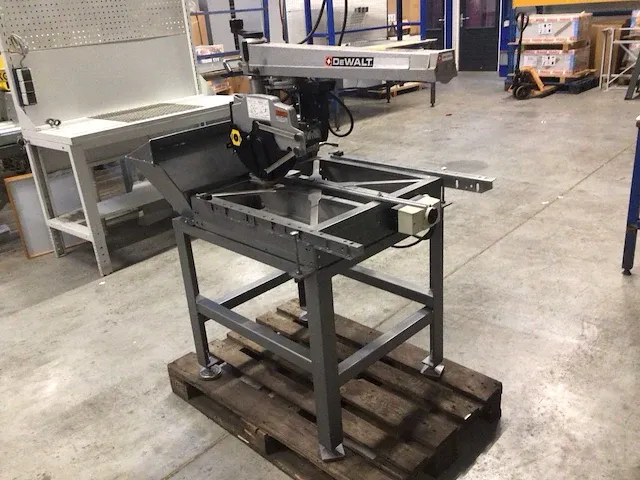 Dewalt afkortzaag - afbeelding 1 van  11