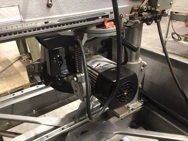 Dewalt afkortzaag - afbeelding 7 van  11