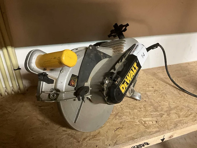 Dewalt afkortzaag - afbeelding 1 van  4
