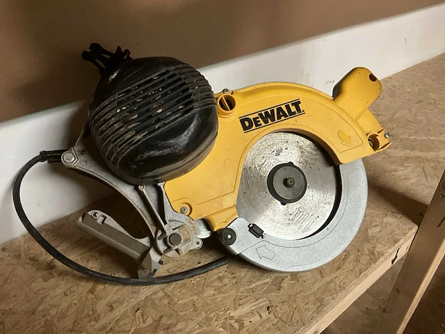 Dewalt afkortzaag - afbeelding 3 van  4