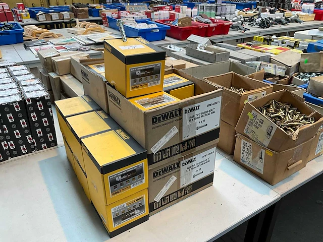 Dewalt blue-tip 2 verzinkte schroef à 25 stuks (22x) - afbeelding 1 van  3