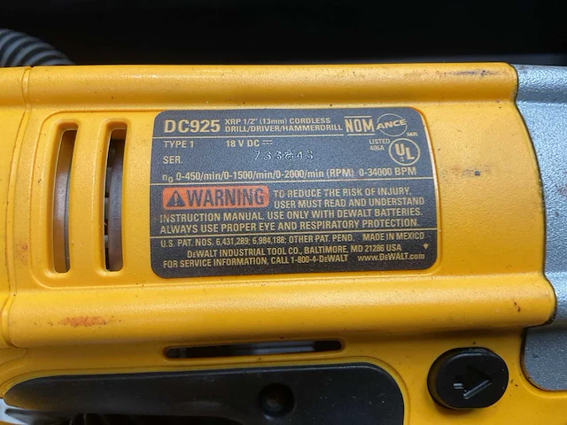 Dewalt boormachine en oplaadbare lamp - afbeelding 5 van  8