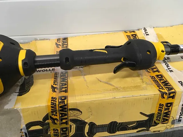 Dewalt brushless dcm571 bosmaaier - afbeelding 3 van  4