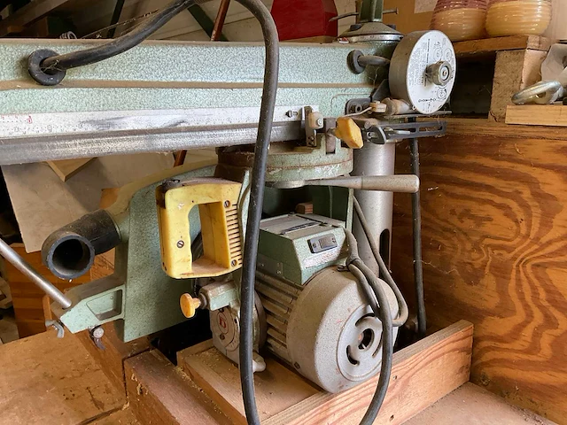Dewalt bt73 radiaalafkortzaagmachine - afbeelding 5 van  8