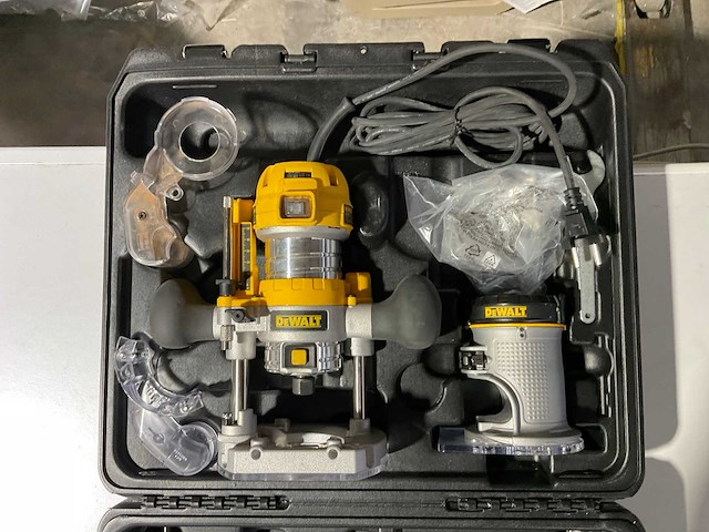 Dewalt d26204 bovenfrees - afbeelding 3 van  5