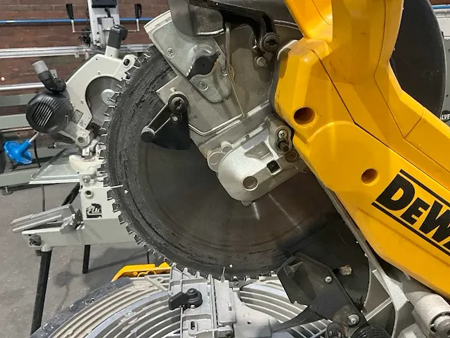 Dewalt d27107 zaagtafel afkortzaag combi - afbeelding 4 van  8