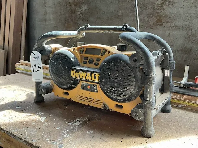 Dewalt dc011 bouwradio - afbeelding 1 van  4