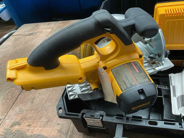Dewalt dc300 cirkelzaagmachine - afbeelding 4 van  7