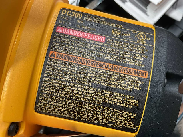 Dewalt dc300 cirkelzaagmachine - afbeelding 5 van  7
