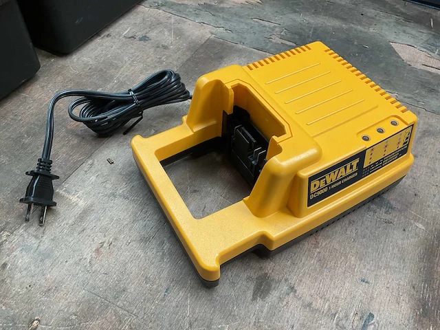 Dewalt dc300 cirkelzaagmachine - afbeelding 6 van  7